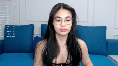 Snapshot of little_v1rgin_angel chatting on April 22, 9:33 am Kwan online show from April 22, 9:33 am