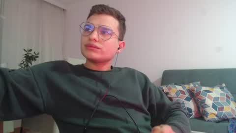 little_wizard online show from August 8, 3:52 am