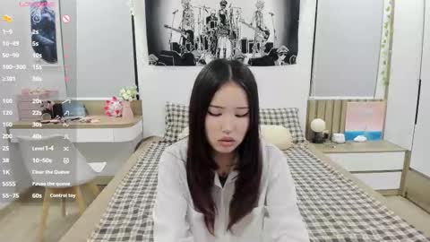 Yena and Gabby online show from February 19, 5:31 pm