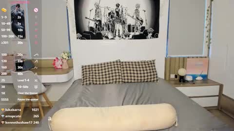 Yena and Gabby online show from March 7, 11:24 pm