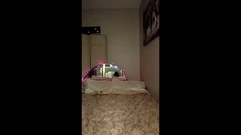 Snapshot of littleann48 chatting on December 17, 5:02 am littleann48 online show from December 17, 5:02 am