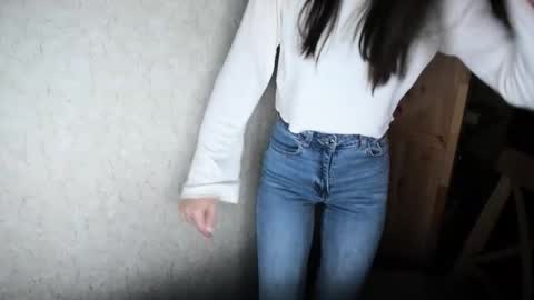 Snapshot of littleashleyy chatting on December 19, 2:24 pm littleashleyy online show from December 19, 2:24 pm