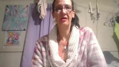 Snapshot of littlebigsquirt7945 chatting on October 30, 3:52 am Sady Jayne online show from October 30, 3:52 am