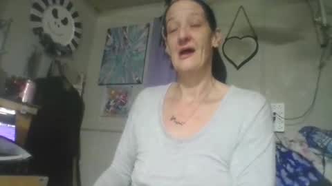 Snapshot of littlebigsquirt7945 chatting on November 24, 1:38 am Sady Jayne online show from November 24, 1:38 am