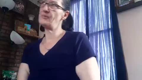 Snapshot of littlebigsquirt7945 chatting on December 1, 4:23 pm Sady Jayne online show from December 1, 4:23 pm