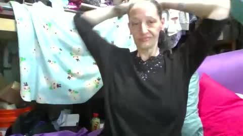 Snapshot of littlebigsquirt7945 chatting on March 3, 8:20 am Sady Jayne online show from March 3, 8:20 am