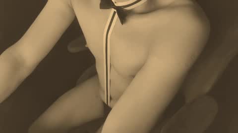 Snapshot of littleboyuk chatting on December 2, 12:09 am HANDYBOY LONDON online show from December 2, 12:09 am