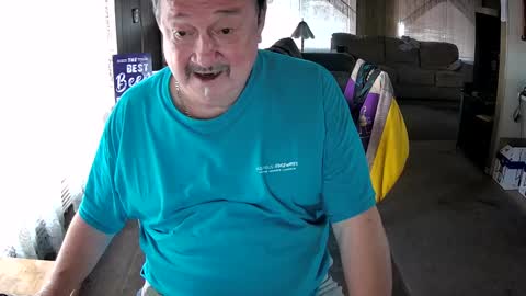 Snapshot of littled83057 chatting on September 16, 7:15 pm Littled83057 online show from September 16, 7:15 pm