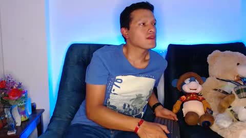 Snapshot of littledicklatin chatting on May 17, 3:59 am Manu online show from May 17, 3:59 am