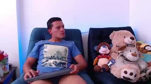 Snapshot of littledicklatin chatting on June 12, 9:14 pm Manu online show from June 12, 9:14 pm