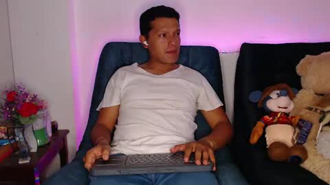 Snapshot of littledicklatin chatting on July 8, 3:00 am Manu online show from July 8, 3:00 am