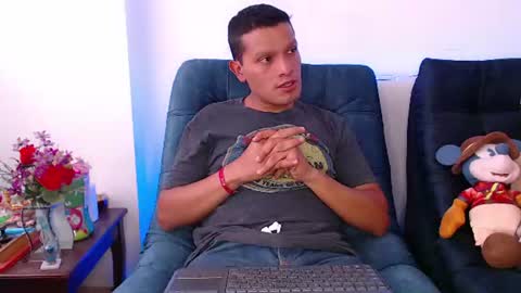 Snapshot of littledicklatin chatting on July 26, 10:27 pm Manu online show from July 26, 10:27 pm