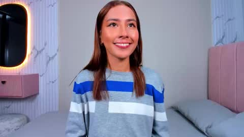 Snapshot of littledoll1___ chatting on January 8, 11:34 am Vanne online show from January 8, 11:34 am