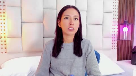 Snapshot of littledoll1___ chatting on February 6, 1:03 pm Vanne online show from February 6, 1:03 pm