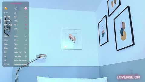 Snapshot of littlee_emilyy_ chatting on December 23, 1:24 pm Emily  online show from December 23, 1:24 pm