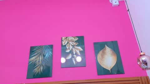 Snapshot of littlee_emilyy_ chatting on May 13, 1:08 pm Emily online show from May 13, 1:08 pm