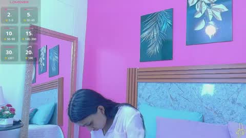 Snapshot of littlee_emilyy_ chatting on May 28, 12:57 pm Emily online show from May 28, 12:57 pm