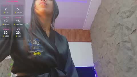 Snapshot of littlee_emilyy_ chatting on June 12, 12:48 pm Emily online show from June 12, 12:48 pm