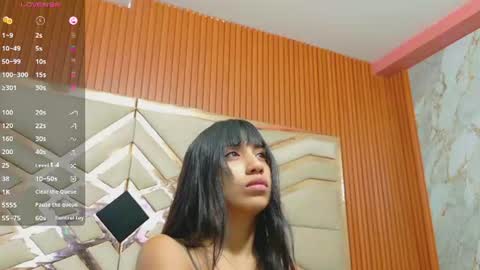 Snapshot of littlee_emilyy_ chatting on June 28, 12:44 pm Emily online show from June 28, 12:44 pm