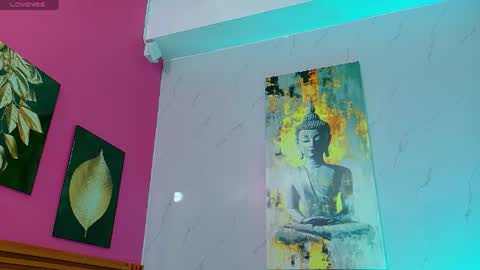 Snapshot of littlee_emilyy_ chatting on July 6, 12:57 pm Emily online show from July 6, 12:57 pm