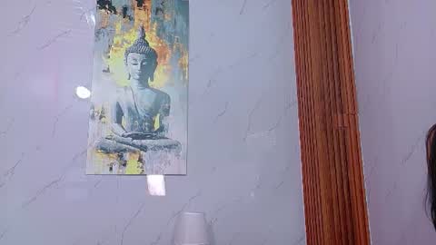 Snapshot of littlee_emilyy_ chatting on July 9, 1:04 pm Emily online show from July 9, 1:04 pm