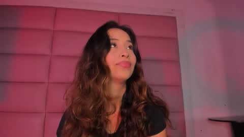 littlee_emma_ online show from November 15, 11:54 pm