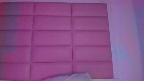 littlee_emma_ online show from December 15, 3:11 am