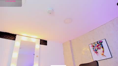Snapshot of littlee_mia chatting on July 3, 12:44 pm littlee_mia online show from July 3, 12:44 pm