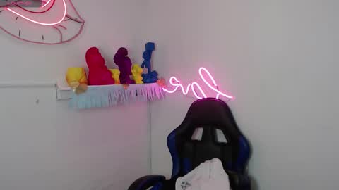 Angel  online show from November 6, 9:26 pm