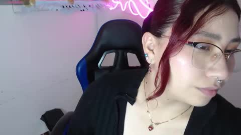 Angel  online show from November 20, 7:35 pm