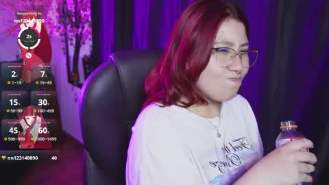 Snapshot of littlee_red chatting on June 4, 8:37 pm Angel online show from June 4, 8:37 pm