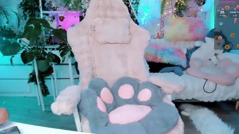 Riza Riri Puff  online show from February 3, 8:24 pm