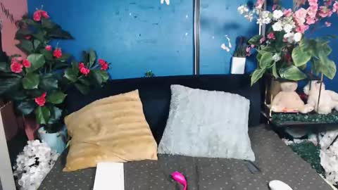 Snapshot of littleindianmilf chatting on March 23, 8:40 am littleindianmilf online show from March 23, 8:40 am