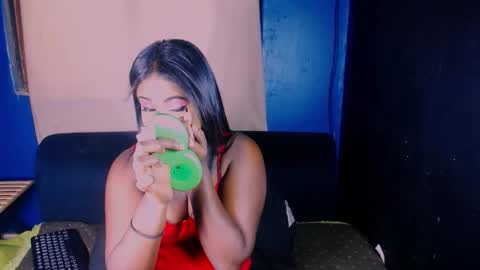 Snapshot of littleindianmilf chatting on April 28, 5:34 am littleindianmilf online show from April 28, 5:34 am