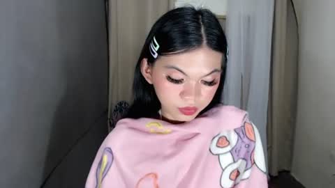 Snapshot of littlelace_ chatting on June 28, 2:17 am littlelace_ online show from June 28, 2:17 am