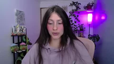 Snapshot of littlelaksmi chatting on October 16, 10:11 pm Laksmi online show from October 16, 10:11 pm