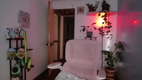 Snapshot of littlelaksmi chatting on June 12, 10:08 pm Laksmi online show from June 12, 10:08 pm