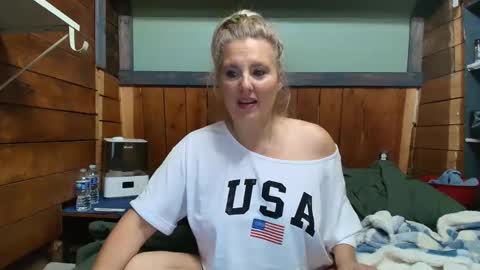 lisanixs online show from February 14, 5:10 pm