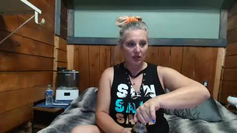 Snapshot of littlelisa1 chatting on June 11, 7:12 pm lisanixs online show from June 11, 7:12 pm