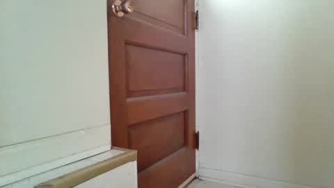 Snapshot of littlemember2 chatting on February 2, 8:41 pm Littlemember2 online show from February 2, 8:41 pm