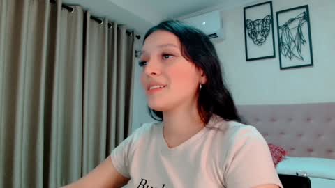 Snapshot of littlemolly_pregnant chatting on January 9, 3:04 am Sarahs Room online show from January 9, 3:04 am