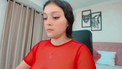 Snapshot of littlemolly_pregnant chatting on May 21, 1:12 am Sarahs Room online show from May 21, 1:12 am
