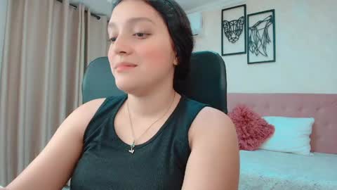 Snapshot of littlemolly_pregnant chatting on May 30, 12:41 am Sarahs Room online show from May 30, 12:41 am