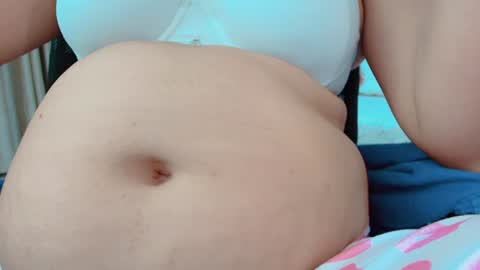 Snapshot of littlemolly_pregnant chatting on July 24, 2:20 am Sarahs Room online show from July 24, 2:20 am