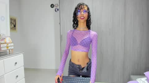 Snapshot of littlemoon18 chatting on December 4, 9:35 pm Luna online show from December 4, 9:35 pm