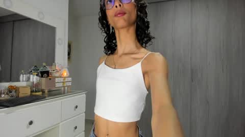 Snapshot of littlemoon18 chatting on December 11, 11:30 am Luna online show from December 11, 11:30 am