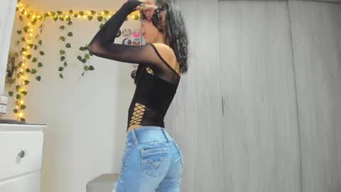 Snapshot of littlemoon18 chatting on February 20, 12:30 am Luna online show from February 20, 12:30 am