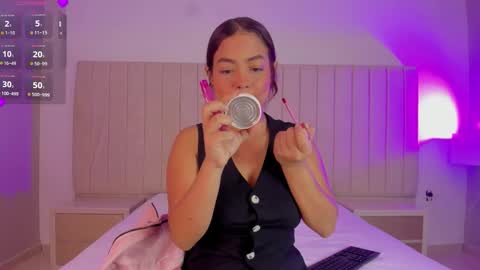 Snapshot of littleoliviia_ chatting on January 16, 1:26 pm im olivia IG littleolivia01 online show from January 16, 1:26 pm