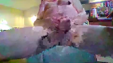 Snapshot of littlepetey17 chatting on December 6, 2:46 am littlepetey17 online show from December 6, 2:46 am