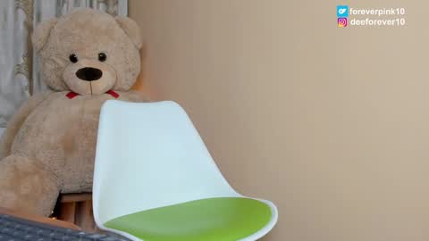 Snapshot of littlepinky77 chatting on January 31, 10:42 am Pinky online show from January 31, 10:42 am